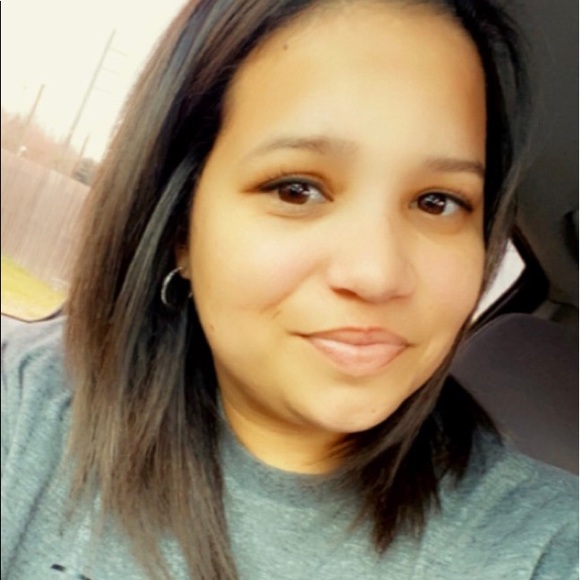 Meet your Posher, Sharon - Picture 1 of 1